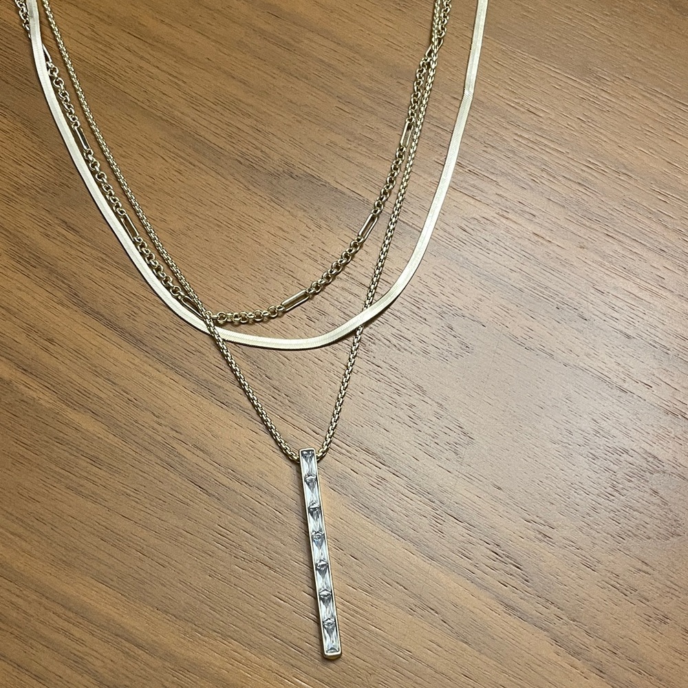 Kendra Scott Gold Pendant Necklace with Crystal Bar